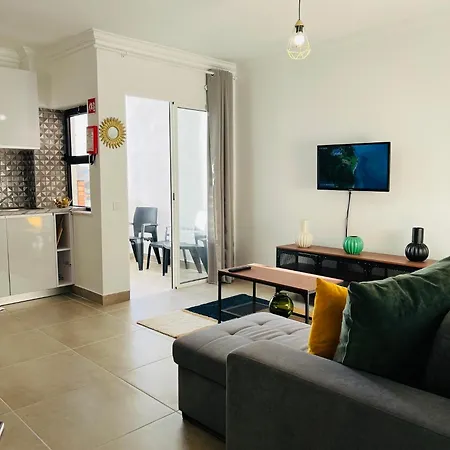 Apartment New Flat Surround By Beaches. *