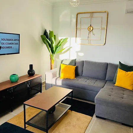 Apartment New Flat Surround By Beaches.