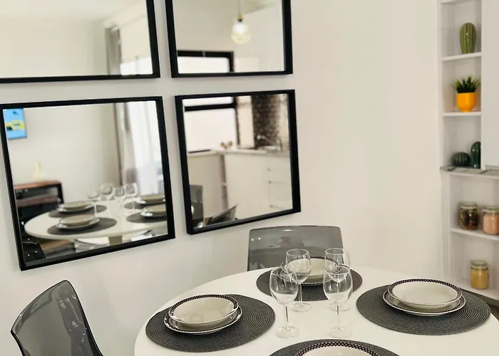 New Flat Surround By Beaches. 아파트