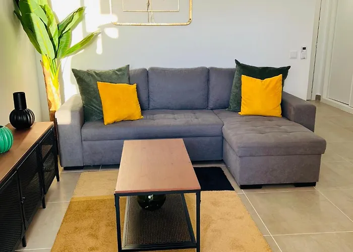 New Flat Surround By Beaches. 아파트 사그레스