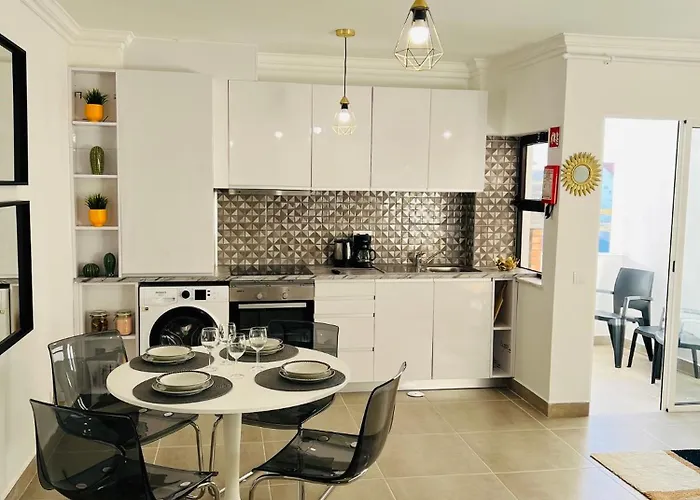 New Flat Surround By Beaches. 아파트 *