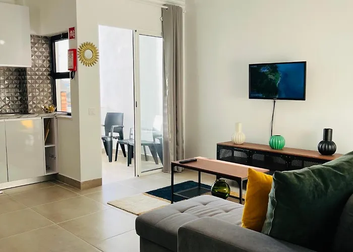 Apartment New Flat Surround By Beaches. *