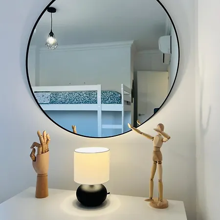 Daire New Flat Surround By Beaches. *
